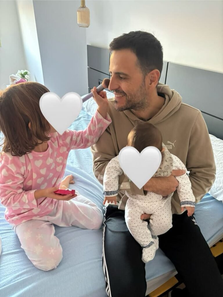 Persona aprovechando pequeños huecos del día para formarse en Partner 360